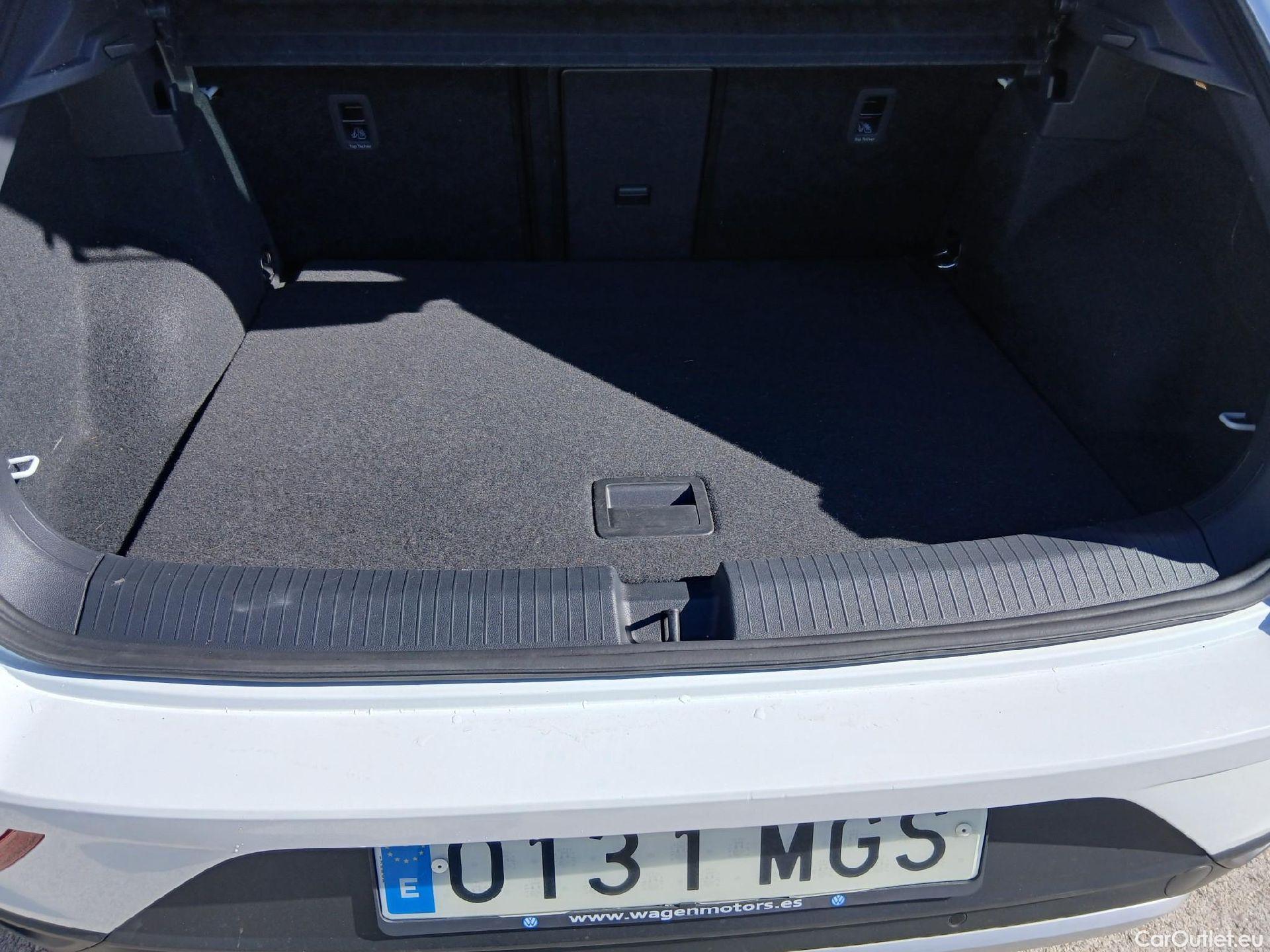  Volkswagen  T-ROC  Life 2.0 TDI 115CV MT6 E6d #33