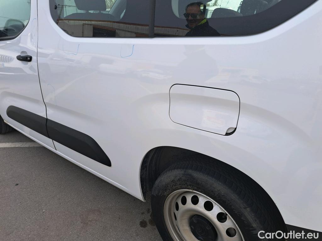  Citroen  Berlingo CITROEN  / 2018 / 4P / combi Talla M BlueHDi 100 LIVE (AC) #5