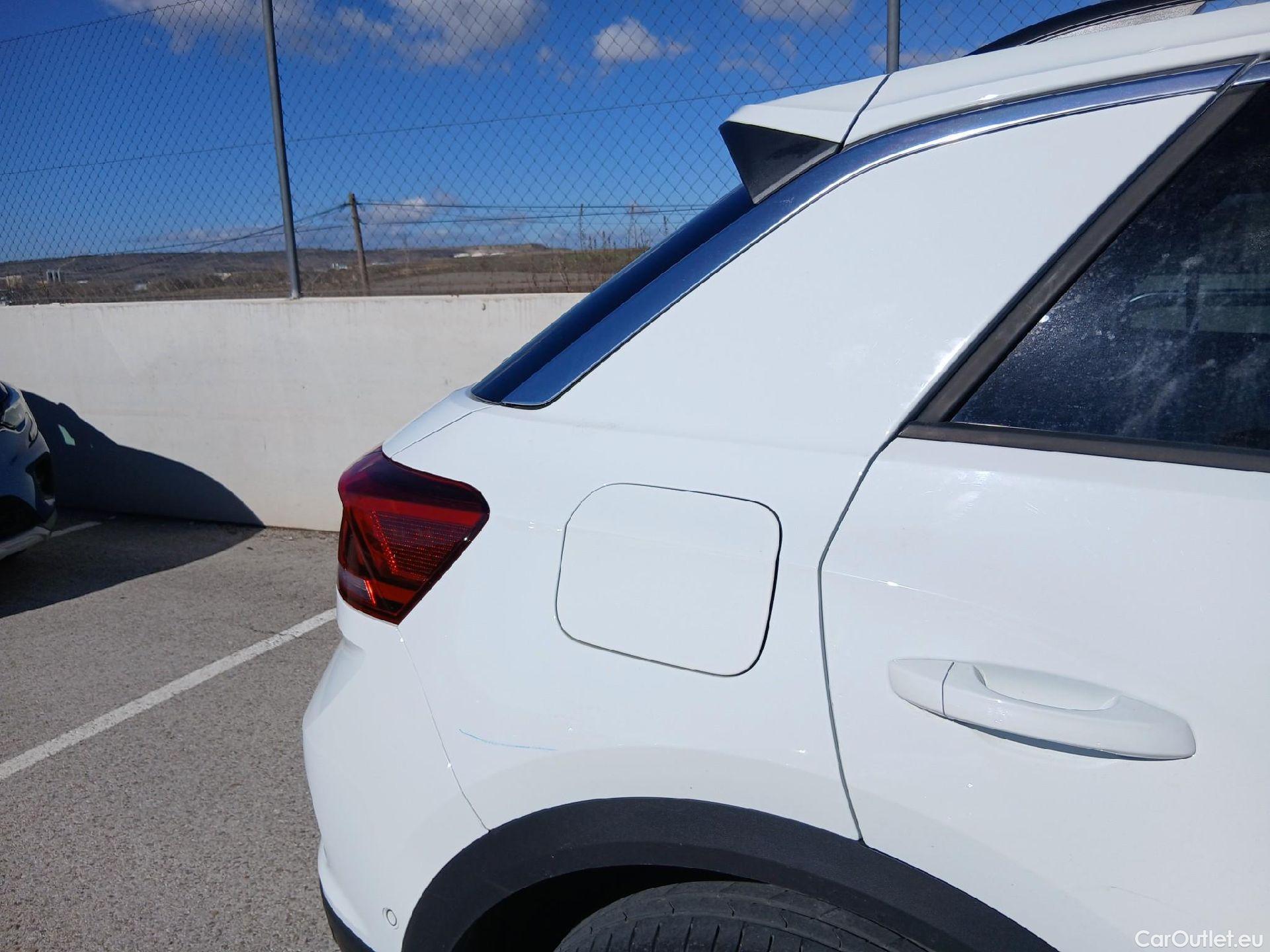  Volkswagen  T-ROC  Life 2.0 TDI 115CV MT6 E6d #36