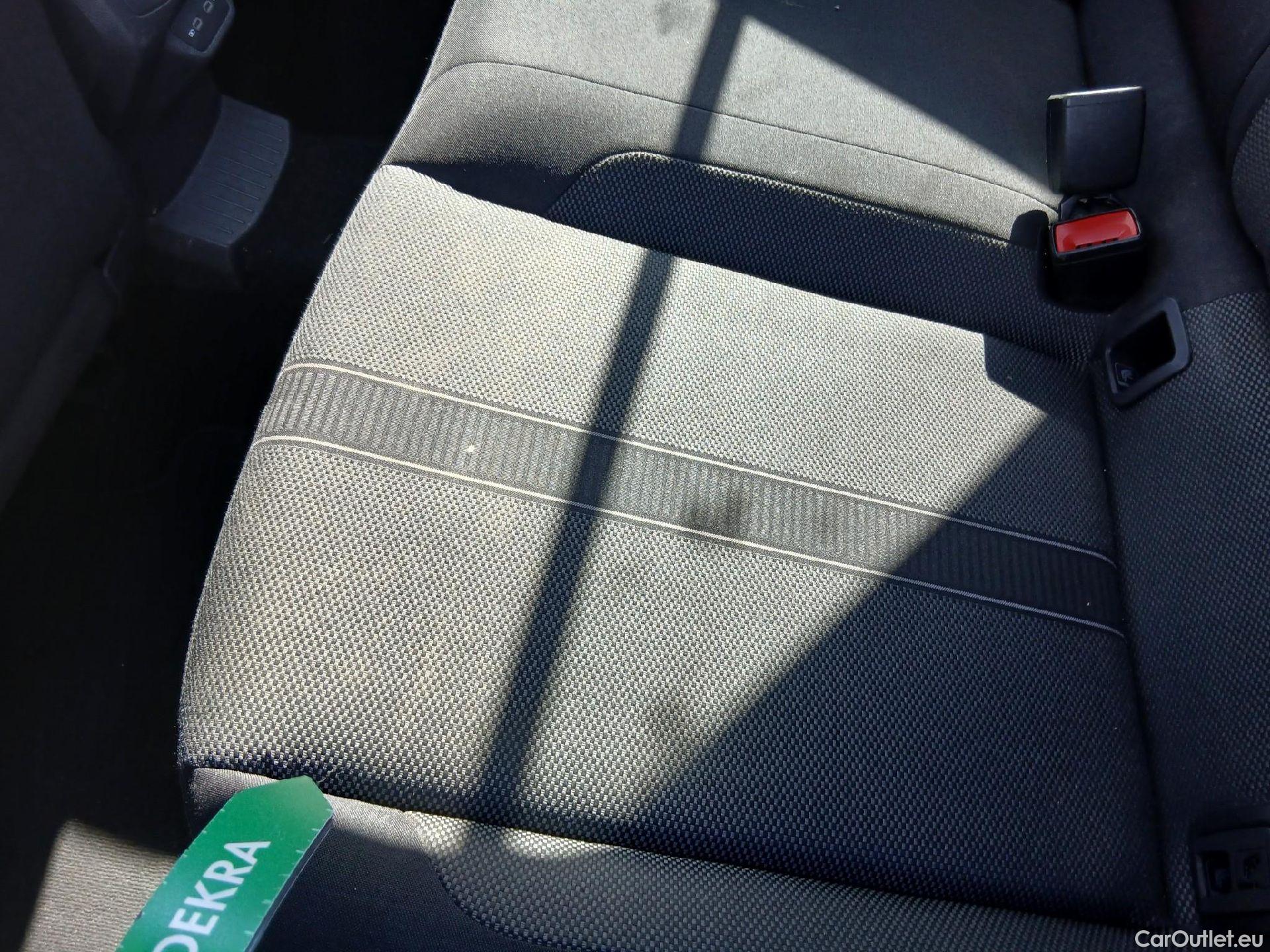  Volkswagen  T-ROC  Life 2.0 TDI 115CV MT6 E6d #15