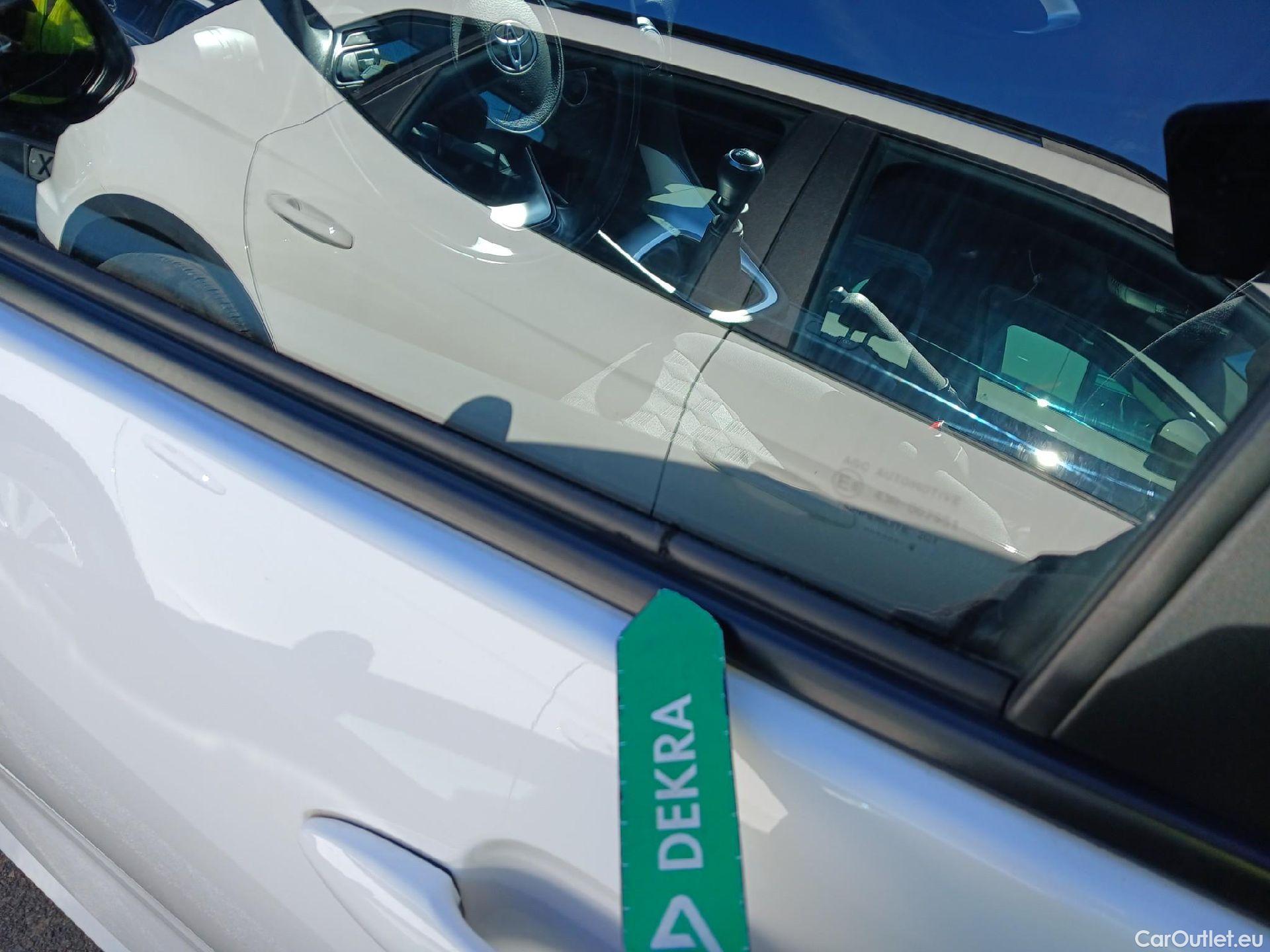  Toyota  Yaris TOYOTA  / 2020 / 5P / berlina con portón 1.5 125 S-Edition #17