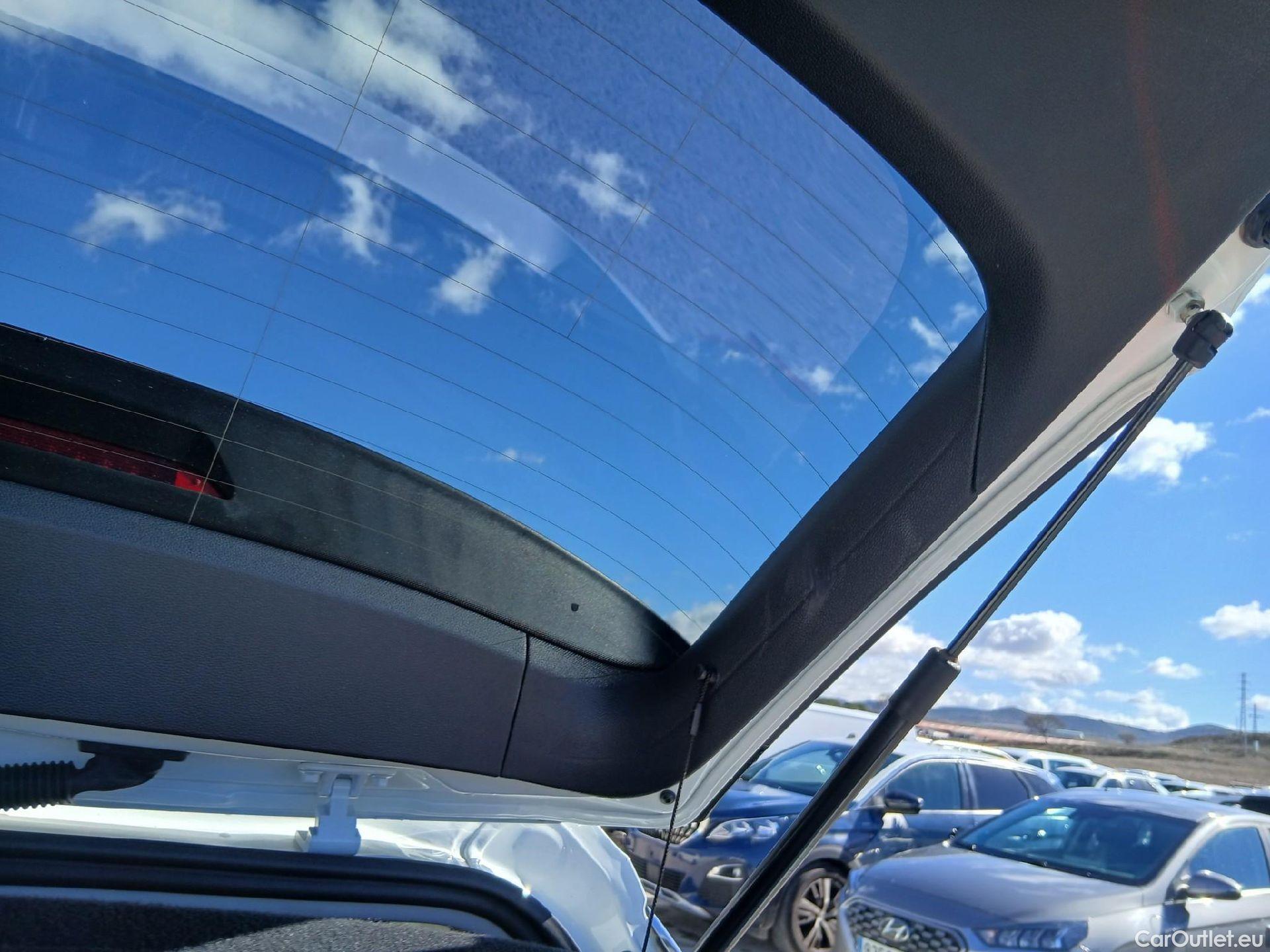  Volkswagen  T-ROC  Life 2.0 TDI 115CV MT6 E6d #27