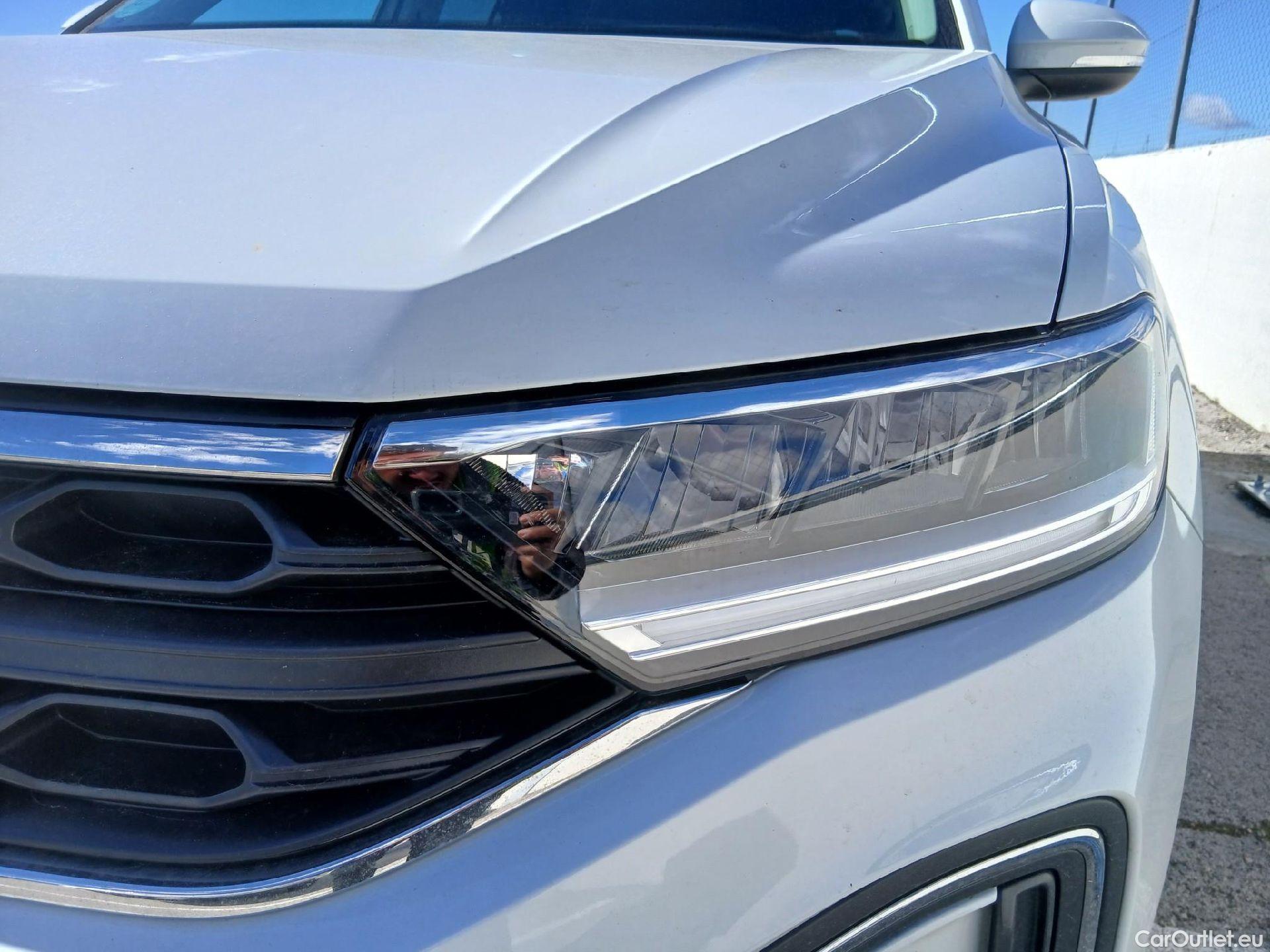  Volkswagen  T-ROC  Life 2.0 TDI 115CV MT6 E6d #8