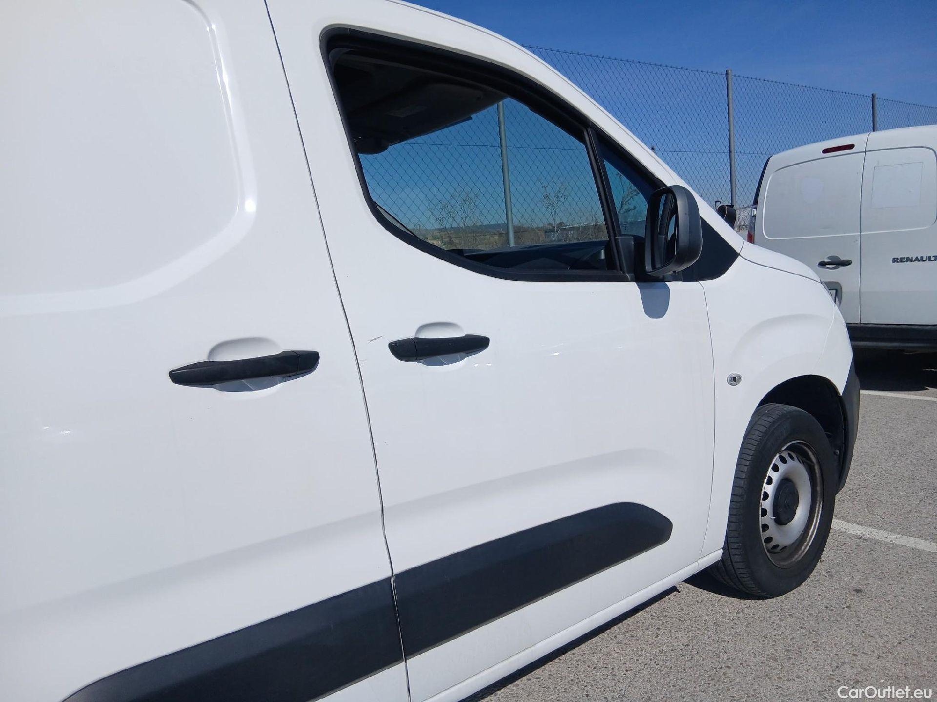  Citroen  Berlingo CITROEN  / 2018 / 3P / furgón derivado de turismo Talla M BlueHDi 73kW CONTROL #38