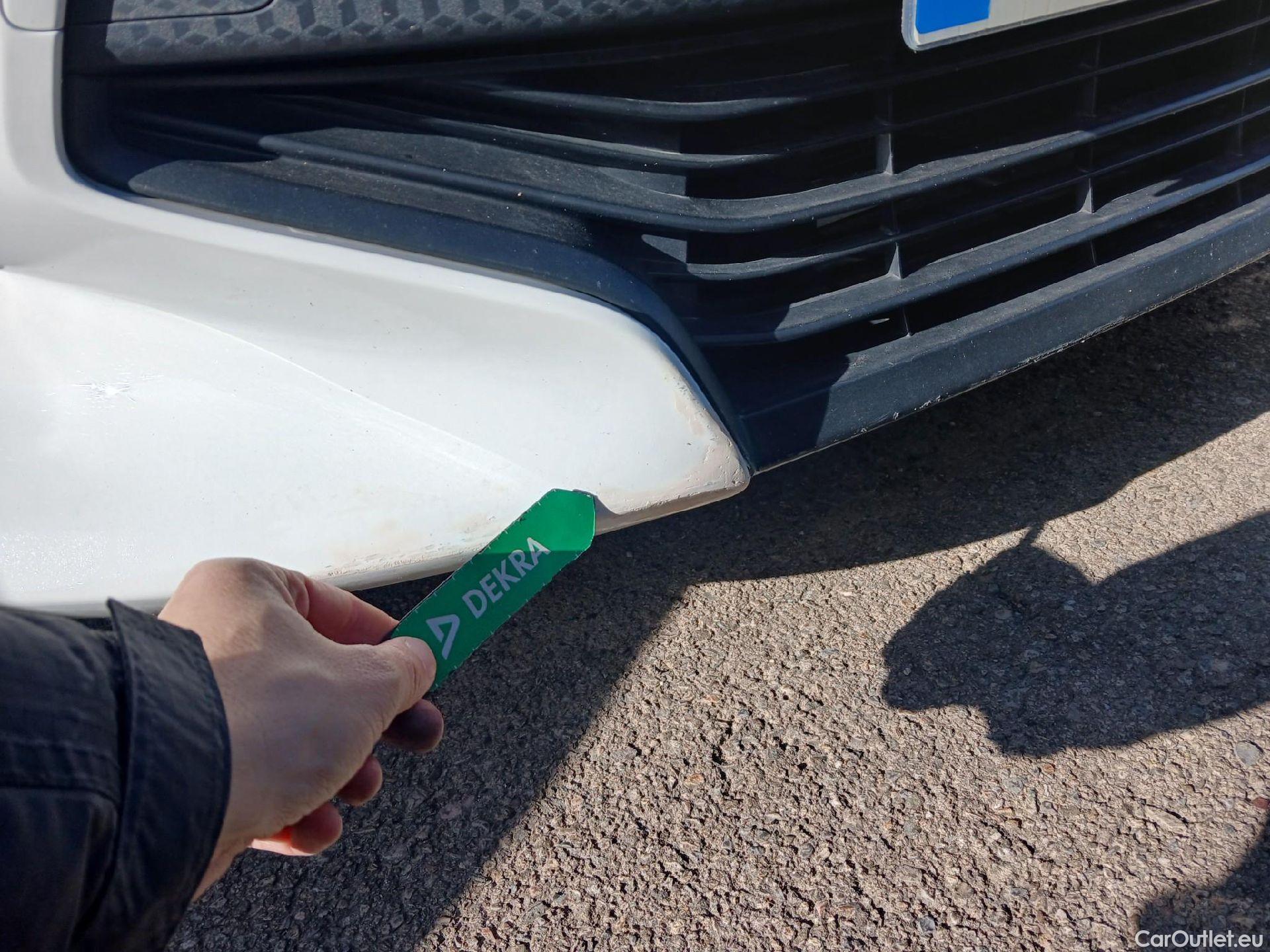  Toyota  Yaris TOYOTA  / 2020 / 5P / berlina con portón 1.5 125 S-Edition #2