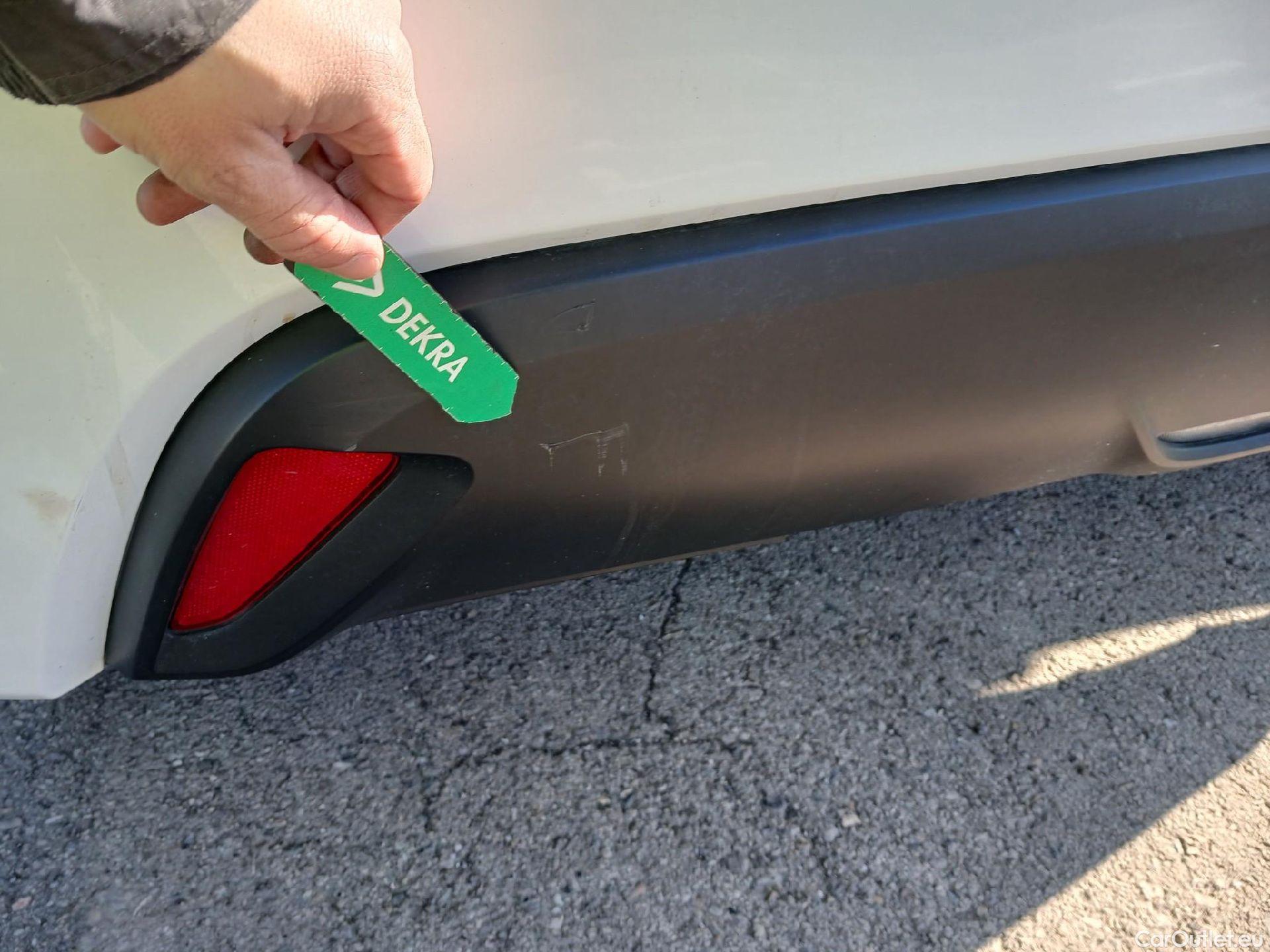  Toyota  Yaris TOYOTA  / 2020 / 5P / berlina con portón 1.5 125 S-Edition #20