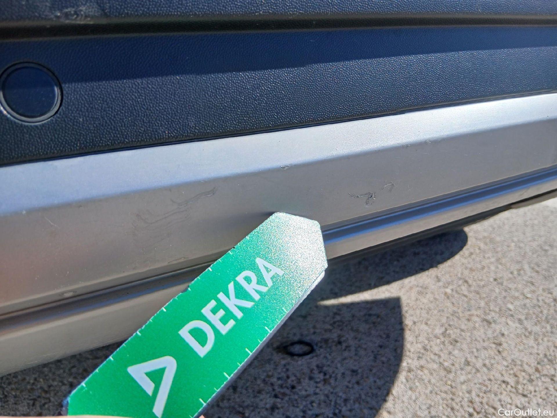  Volkswagen  T-ROC  Life 2.0 TDI 115CV MT6 E6d #25