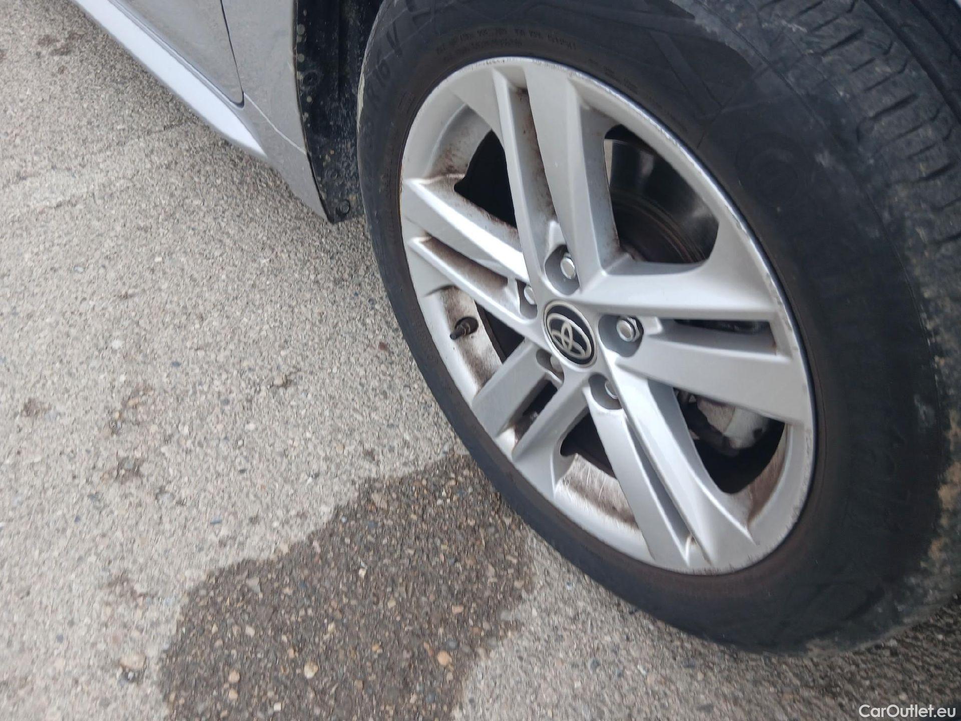  Toyota  Corolla TOYOTA  / 2019 / 5P / familiar 1.8 125H ACTIVE TECH E-CVT TOU SPORT #32