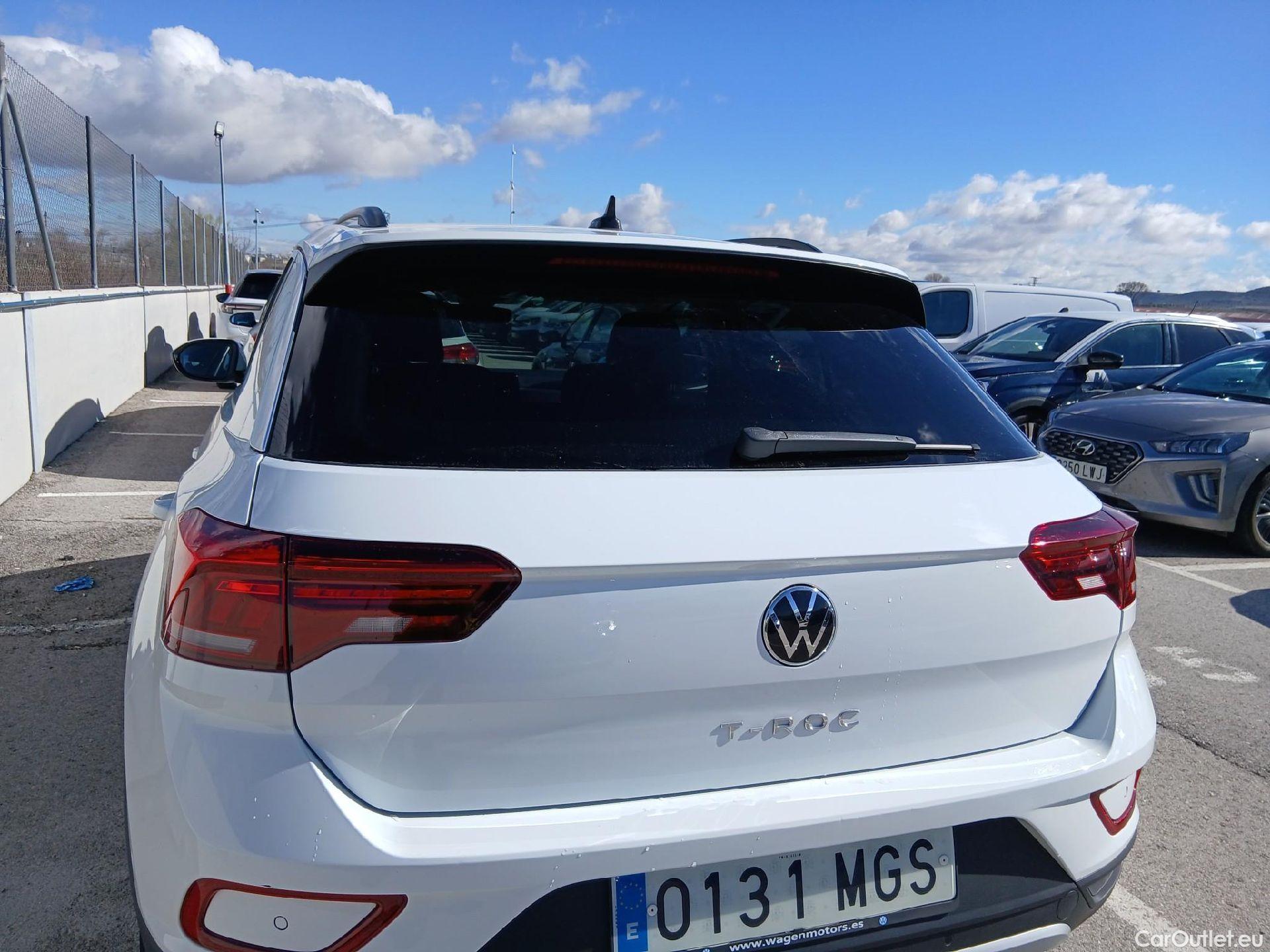  Volkswagen  T-ROC  Life 2.0 TDI 115CV MT6 E6d #17