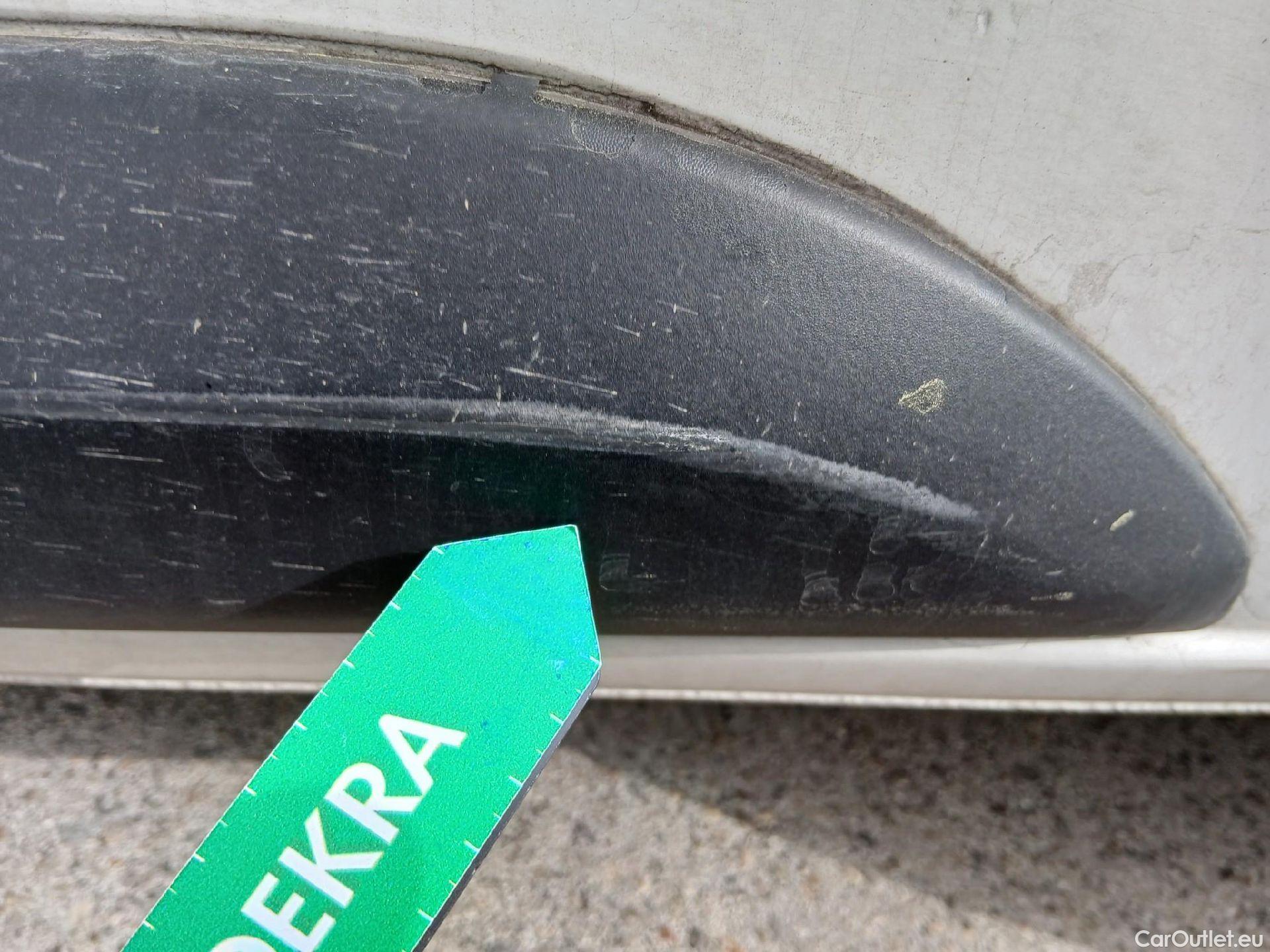  Opel  Vivaro OPEL  / 2019 / 4P / furgón 1.5 Diésel 74kW (100CV) M Std Express #18