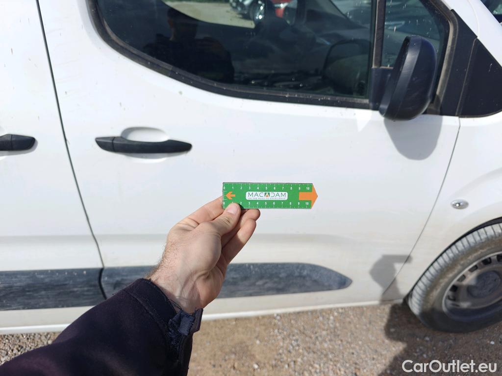  Peugeot  Partner PEUGEOT  / 2018 / 3P / furgón derivado de turismo Pro Standard 600kg BlueHDi 73kW #42