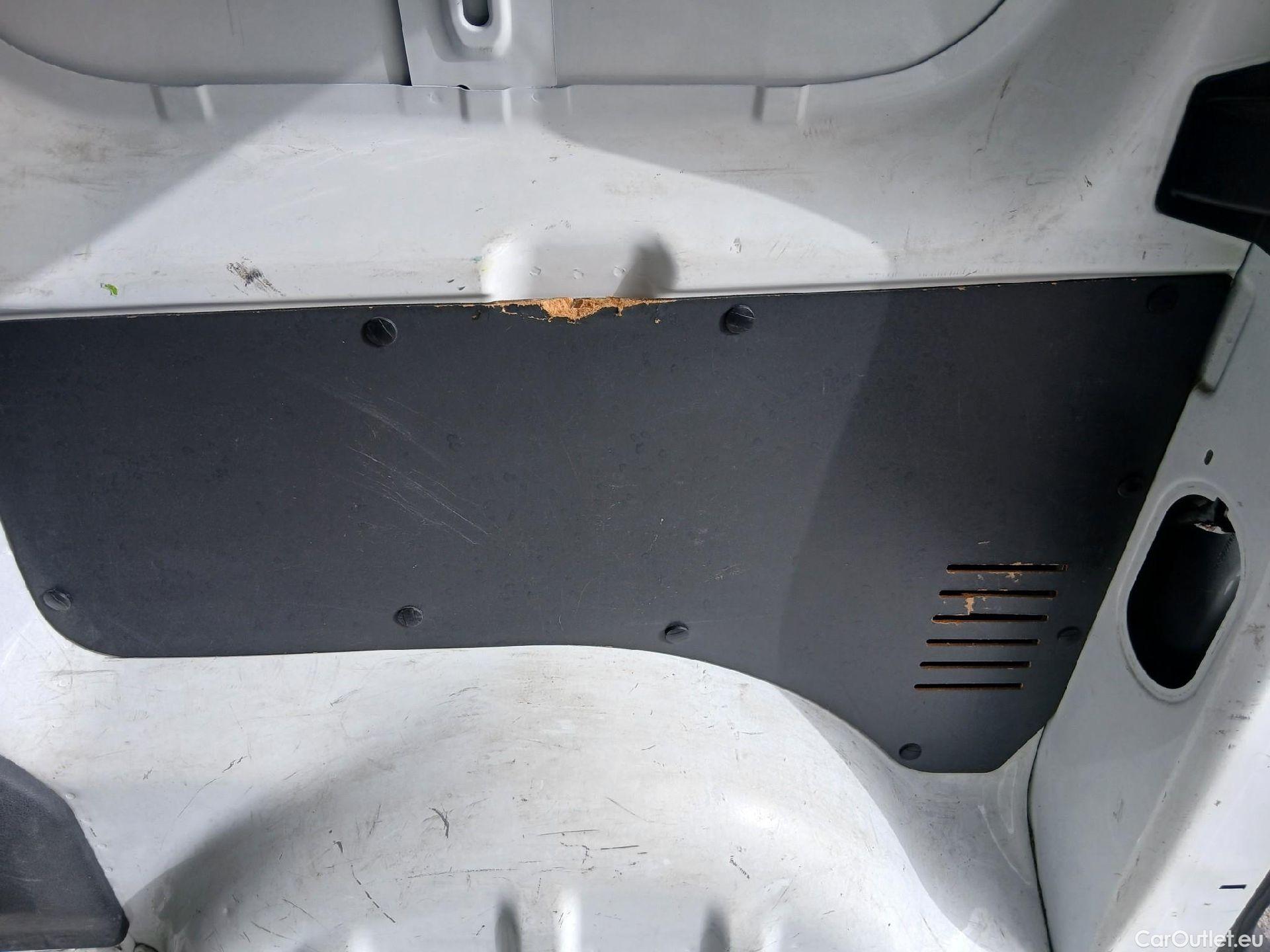  Opel  Vivaro OPEL  / 2019 / 4P / furgón 1.5 Diésel 74kW (100CV) M Std Express #28