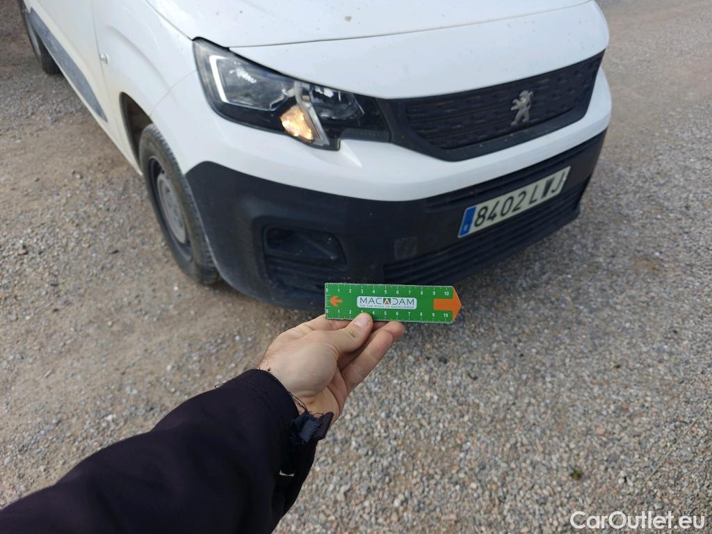  Peugeot  Partner PEUGEOT  / 2018 / 3P / furgón derivado de turismo Pro Standard 600kg BlueHDi 73kW #58