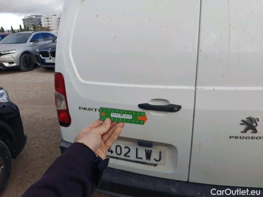  Peugeot  Partner PEUGEOT  / 2018 / 3P / furgón derivado de turismo Pro Standard 600kg BlueHDi 73kW #25