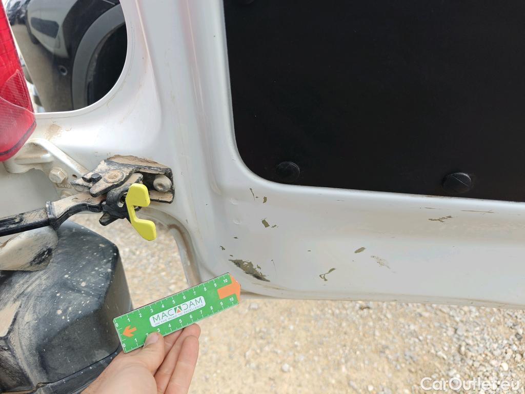  Peugeot  Partner PEUGEOT  / 2018 / 3P / furgón derivado de turismo Pro Standard 600kg BlueHDi 73kW #33