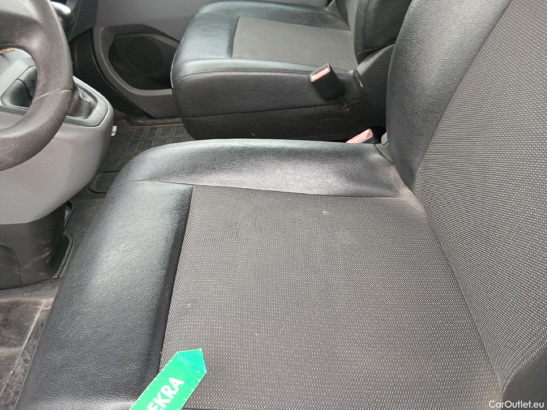  Opel  Vivaro OPEL  / 2019 / 4P / furgón 1.5 Diésel 74kW (100CV) M Std Express #15