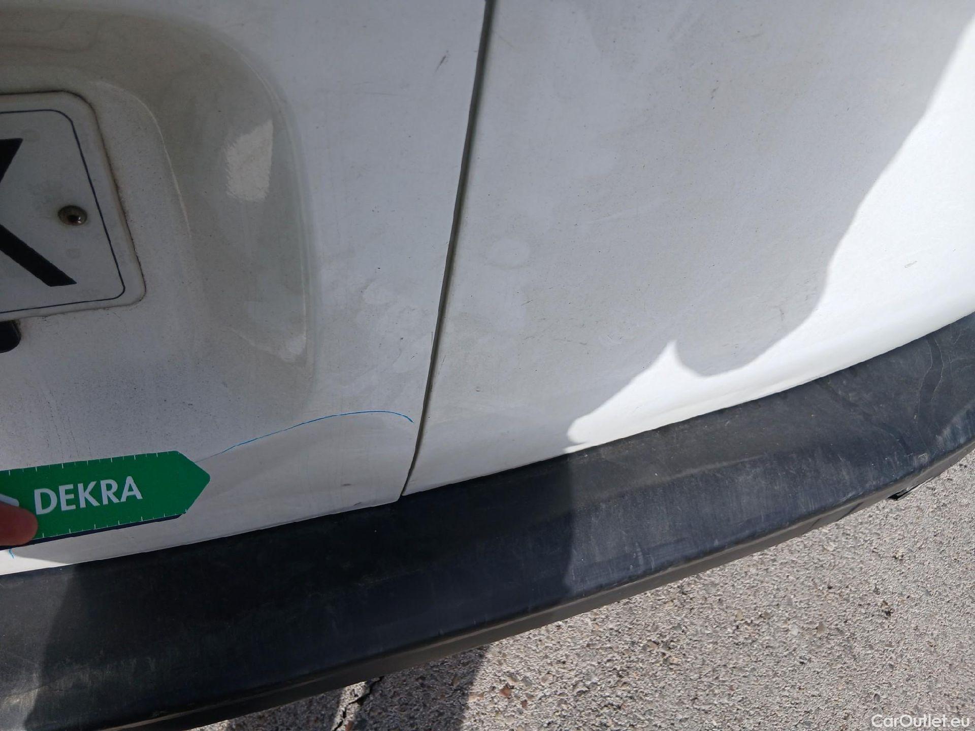  Opel  Vivaro OPEL  / 2019 / 4P / furgón 1.5 Diésel 74kW (100CV) M Std Express #37