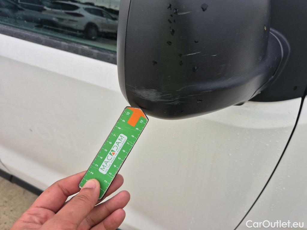  Opel  Vivaro OPEL  / 2019 / 4P / furgón 1.5 Diésel 74kW (100CV) M Std Express #31