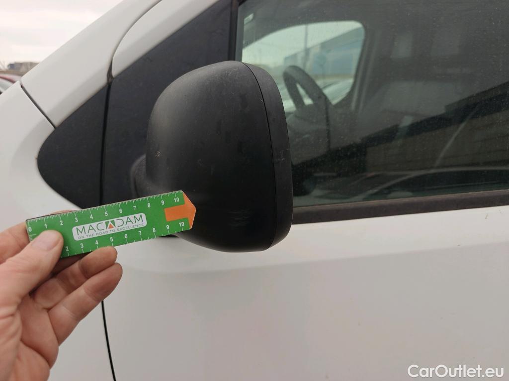  Peugeot  Expert PEUGEOT  / 2016 / 4P / furgón Furgón Pro 2.0 BlueHDi 120 S&S Standard #KMS APROXIMADOS 200000# #66