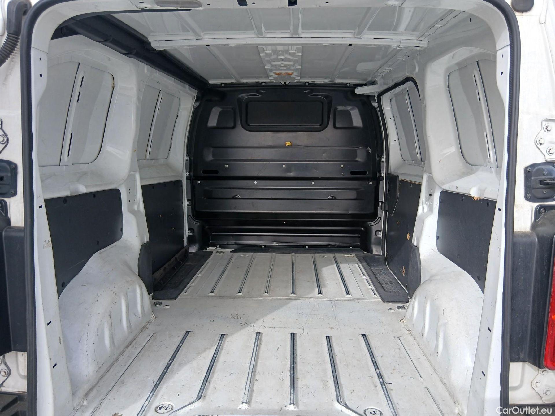  Opel  Vivaro OPEL  / 2019 / 4P / furgón 1.5 Diésel 74kW (100CV) M Std Express #25