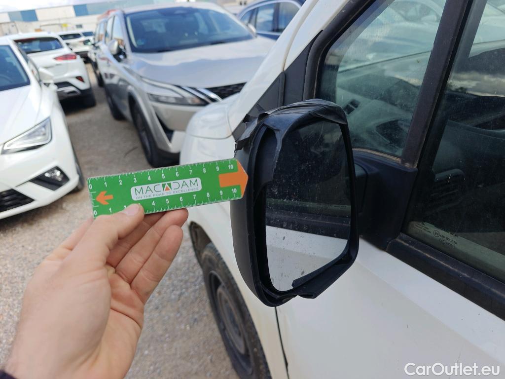  Peugeot  Partner PEUGEOT  / 2018 / 3P / furgón derivado de turismo Pro Standard 600kg BlueHDi 73kW #2