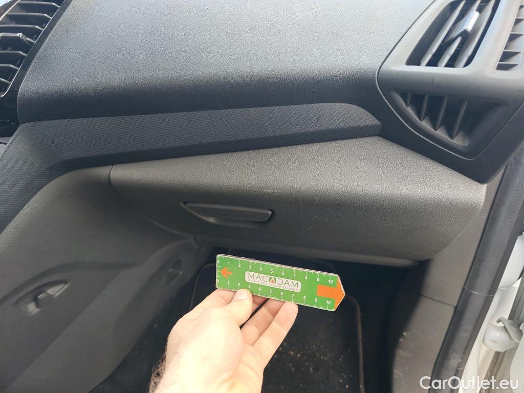  Ford  Grand Tourneo FORD  Connect / 2013 / 5P / monovolumen 1.5 TDCi 74kW (100CV) Titanium #63