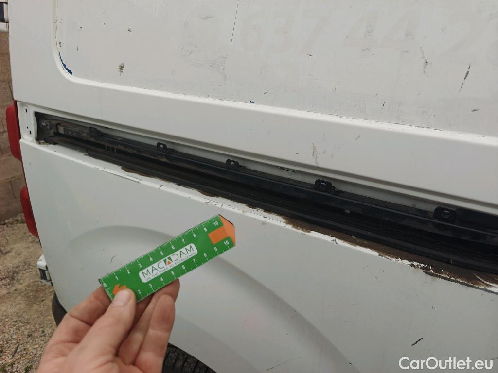  Peugeot  Expert PEUGEOT  / 2016 / 4P / furgón Furgón Pro 2.0 BlueHDi 120 S&S Standard #KMS APROXIMADOS 200000# #12