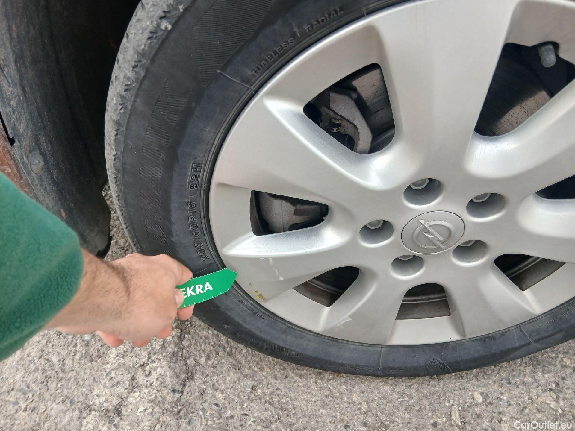  Opel  Combo OPEL -e Life / 2018 / 5P / monovolumen BEV 100kW (136CV) Elegance Plus L #5