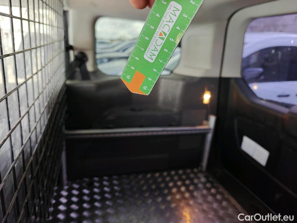  Ford  Grand Tourneo FORD  Connect / 2013 / 5P / monovolumen 1.5 TDCi 74kW (100CV) Titanium #48