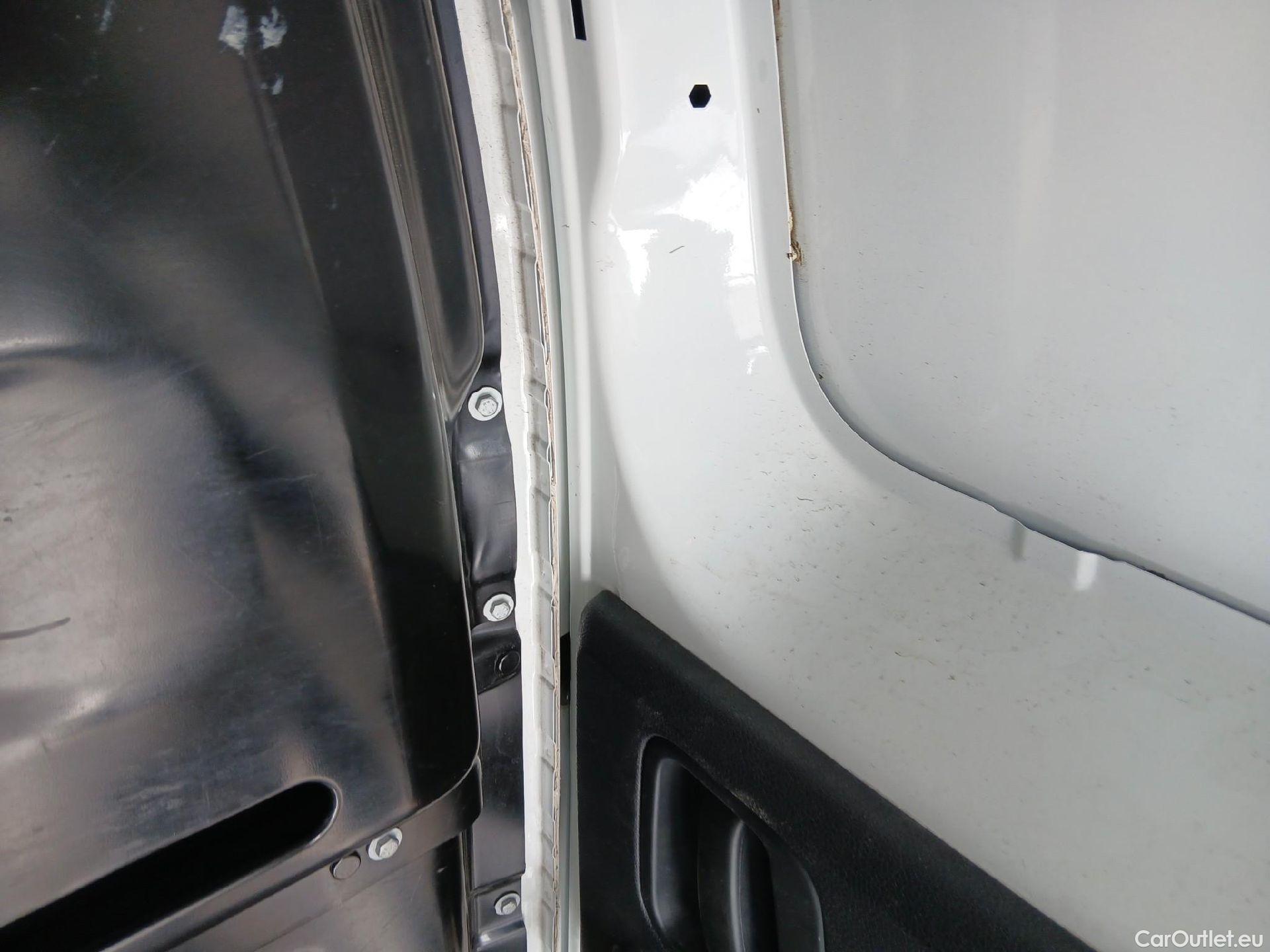  Opel  Vivaro OPEL  / 2019 / 4P / furgón 1.5 Diésel 74kW (100CV) M Std Express #19