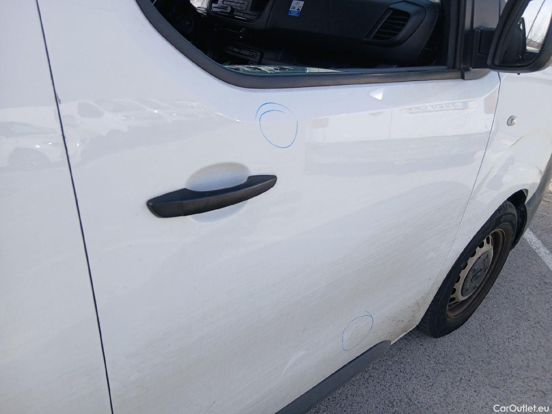  Opel  Vivaro OPEL  / 2019 / 4P / furgón 1.5 Diésel 74kW (100CV) M Std Express #55