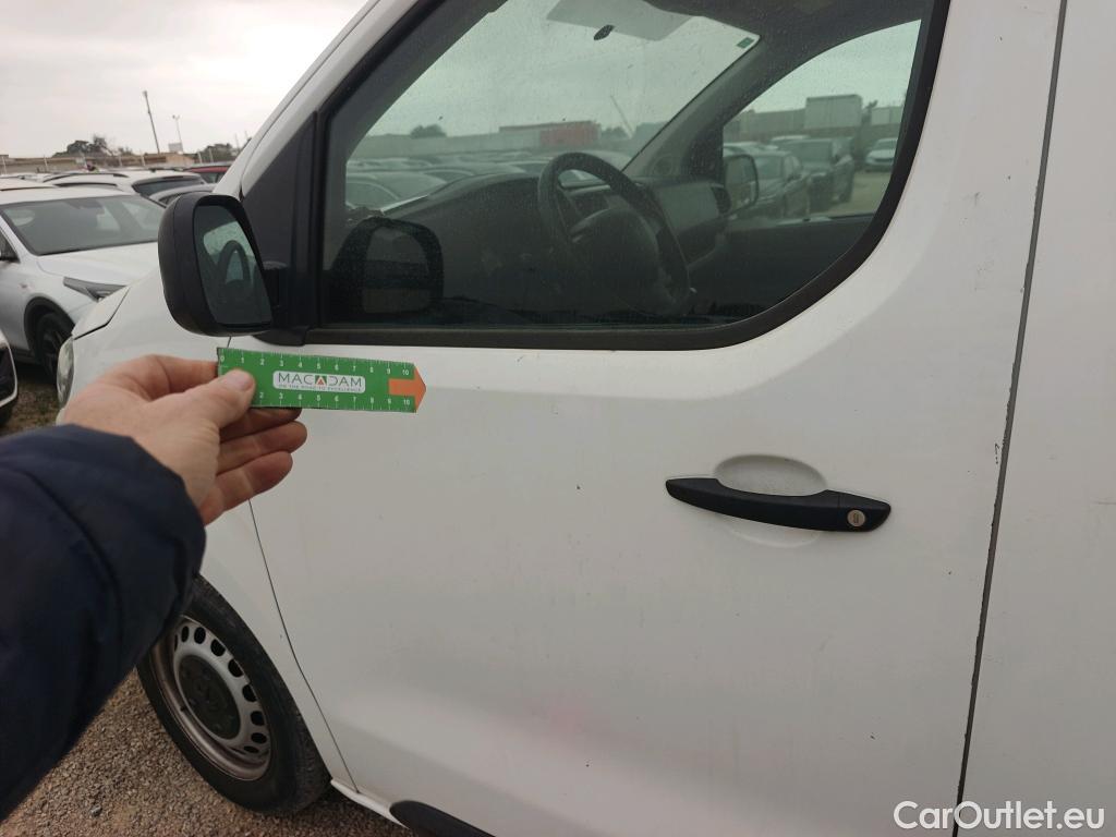  Peugeot  Expert PEUGEOT  / 2016 / 4P / furgón Furgón Pro 2.0 BlueHDi 120 S&S Standard #KMS APROXIMADOS 200000# #39