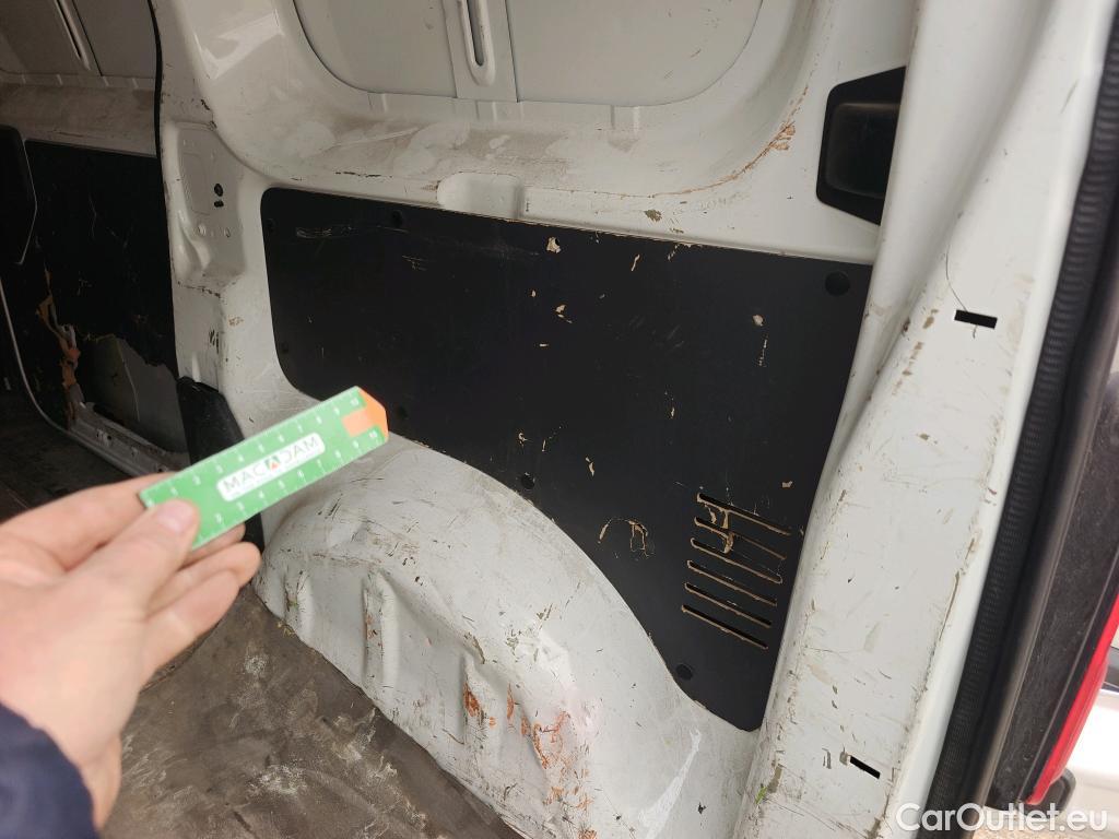  Peugeot  Expert PEUGEOT  / 2016 / 4P / furgón Furgón Pro 2.0 BlueHDi 120 S&S Standard #KMS APROXIMADOS 200000# #35