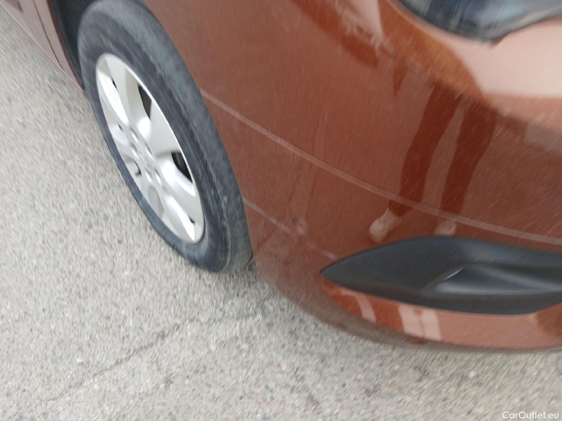  Opel  Combo OPEL -e Life / 2018 / 5P / monovolumen BEV 100kW (136CV) Elegance Plus L #2