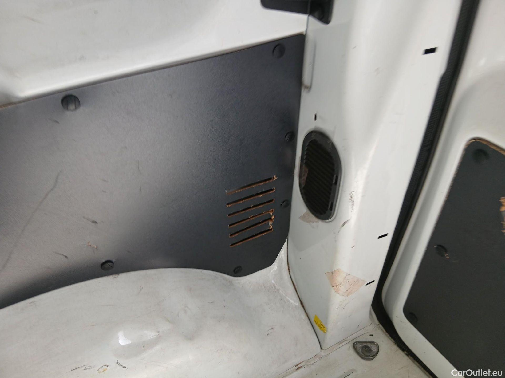  Opel  Vivaro OPEL  / 2019 / 4P / furgón 1.5 Diésel 74kW (100CV) M Std Express #17