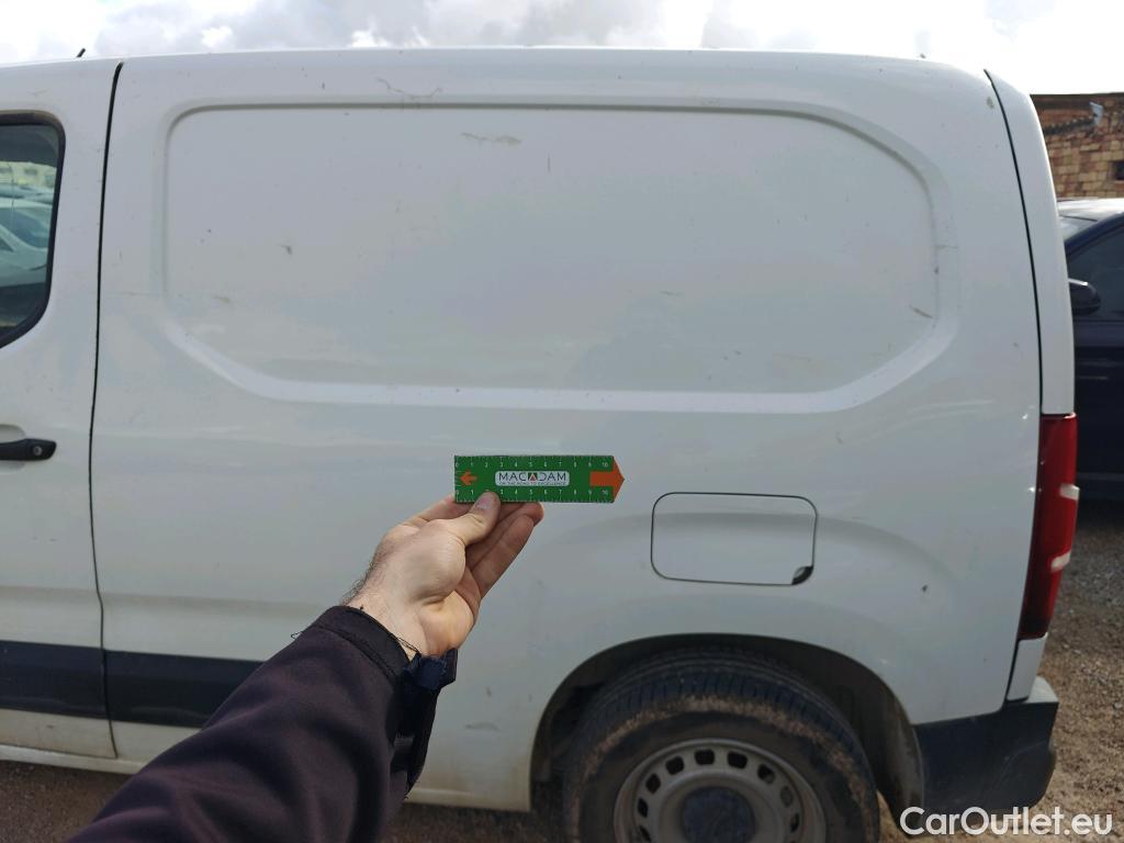  Peugeot  Partner PEUGEOT  / 2018 / 3P / furgón derivado de turismo Pro Standard 600kg BlueHDi 73kW #16