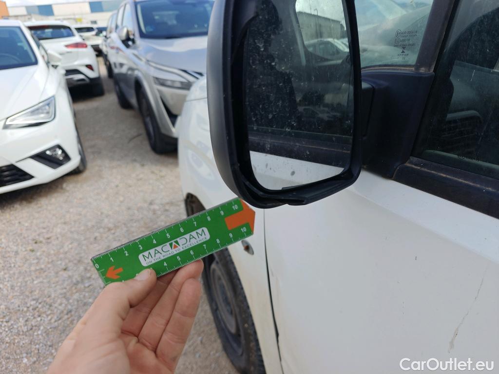  Peugeot  Partner PEUGEOT  / 2018 / 3P / furgón derivado de turismo Pro Standard 600kg BlueHDi 73kW #3