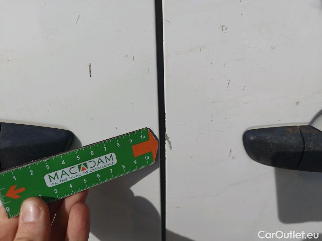  Peugeot  Partner PEUGEOT  / 2018 / 3P / furgón derivado de turismo Pro Standard 600kg BlueHDi 73kW #43