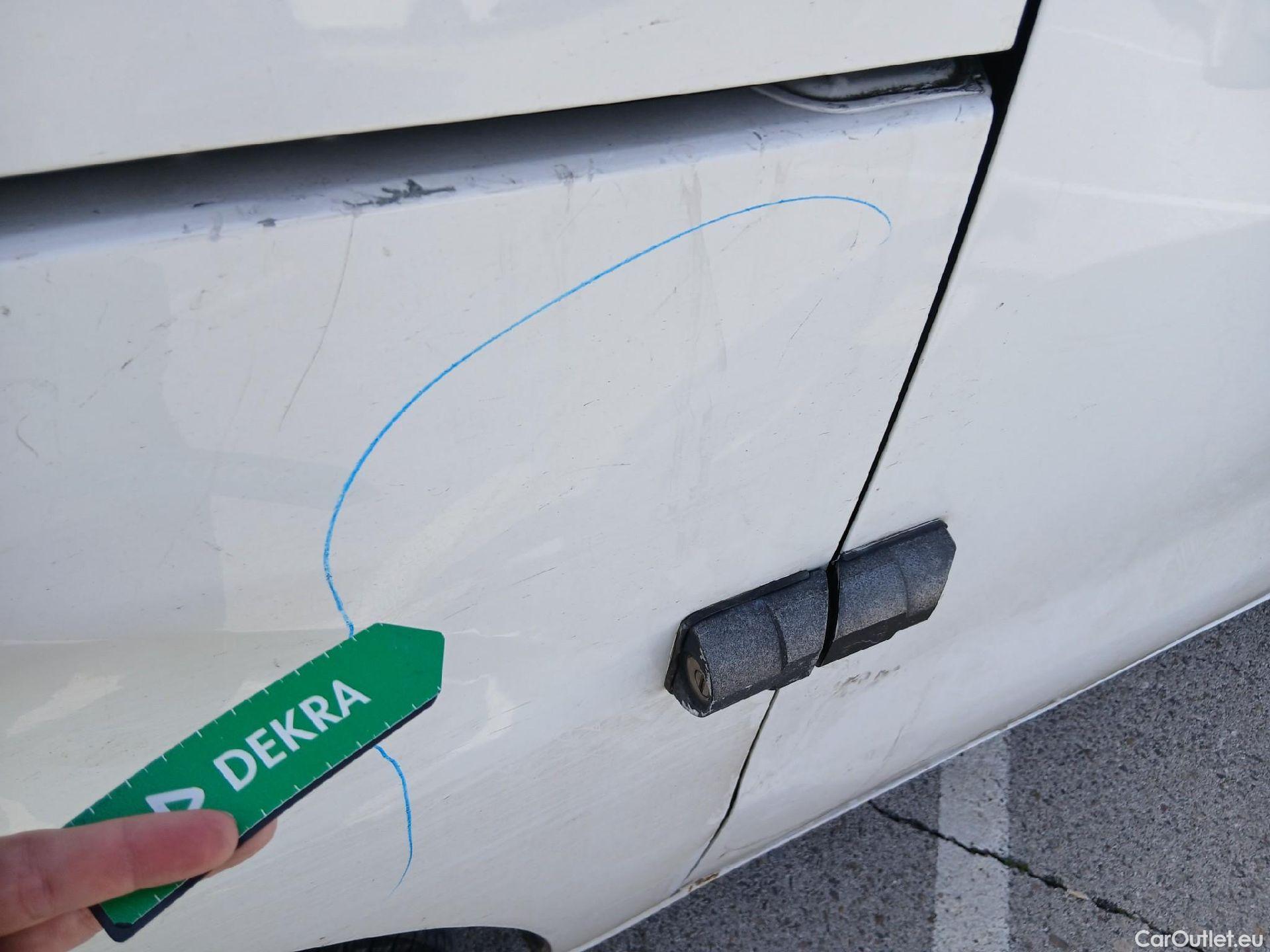  Opel  Vivaro OPEL  / 2019 / 4P / furgón 1.5 Diésel 74kW (100CV) M Std Express #47