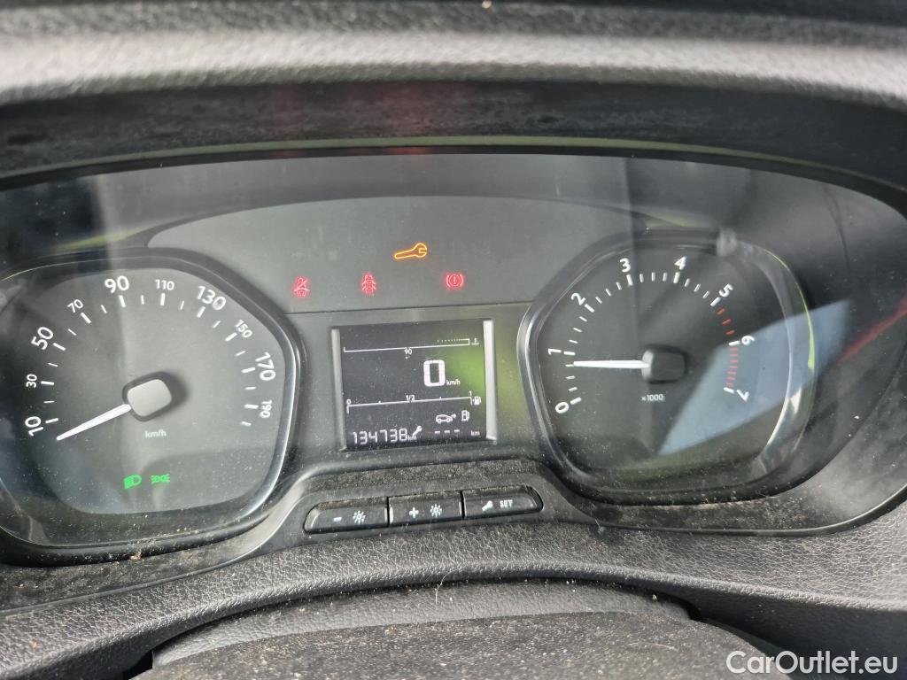  Opel  Vivaro OPEL  / 2019 / 4P / furgón 1.5 Diésel 74kW (100CV) M Std Express #22