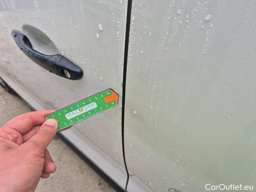  Opel  Vivaro OPEL  / 2019 / 4P / furgón 1.5 Diésel 74kW (100CV) M Std Express #24