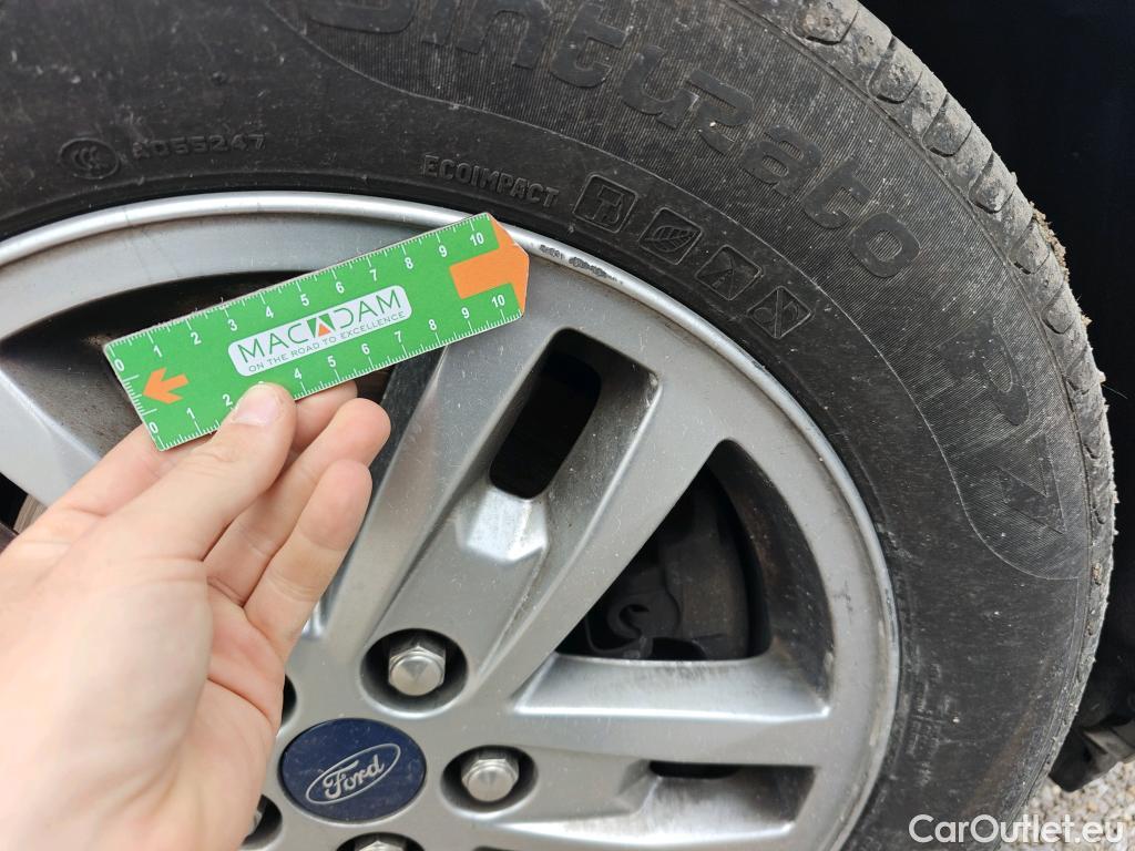  Ford  Grand Tourneo FORD  Connect / 2013 / 5P / monovolumen 1.5 TDCi 74kW (100CV) Titanium #92