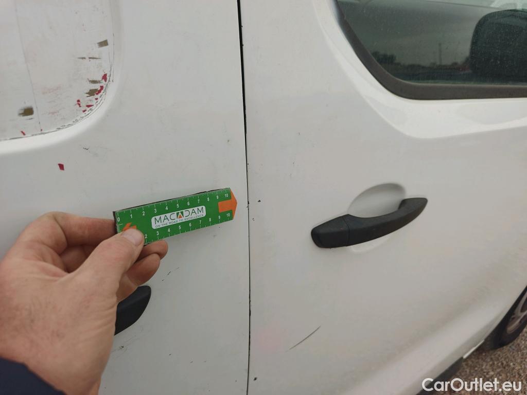  Peugeot  Expert PEUGEOT  / 2016 / 4P / furgón Furgón Pro 2.0 BlueHDi 120 S&S Standard #KMS APROXIMADOS 200000# #37