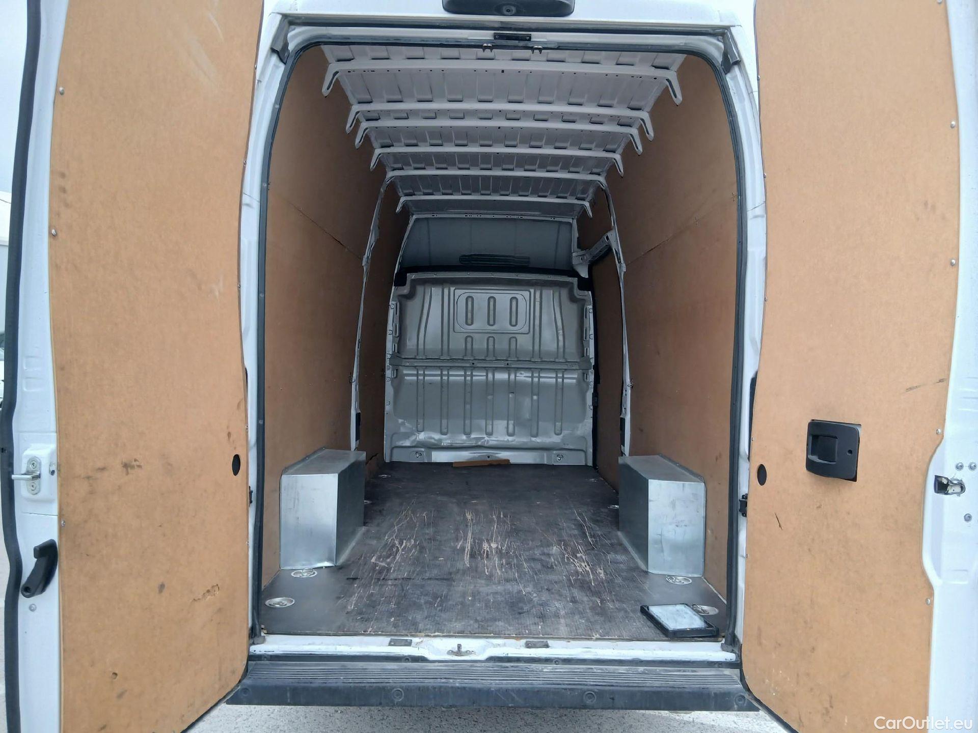  Peugeot  Boxer PEUGEOT  / 2014 / 4P / furgón 435 L4 H3 BHDI 121kW (165CV) S&S 6 V. M #23