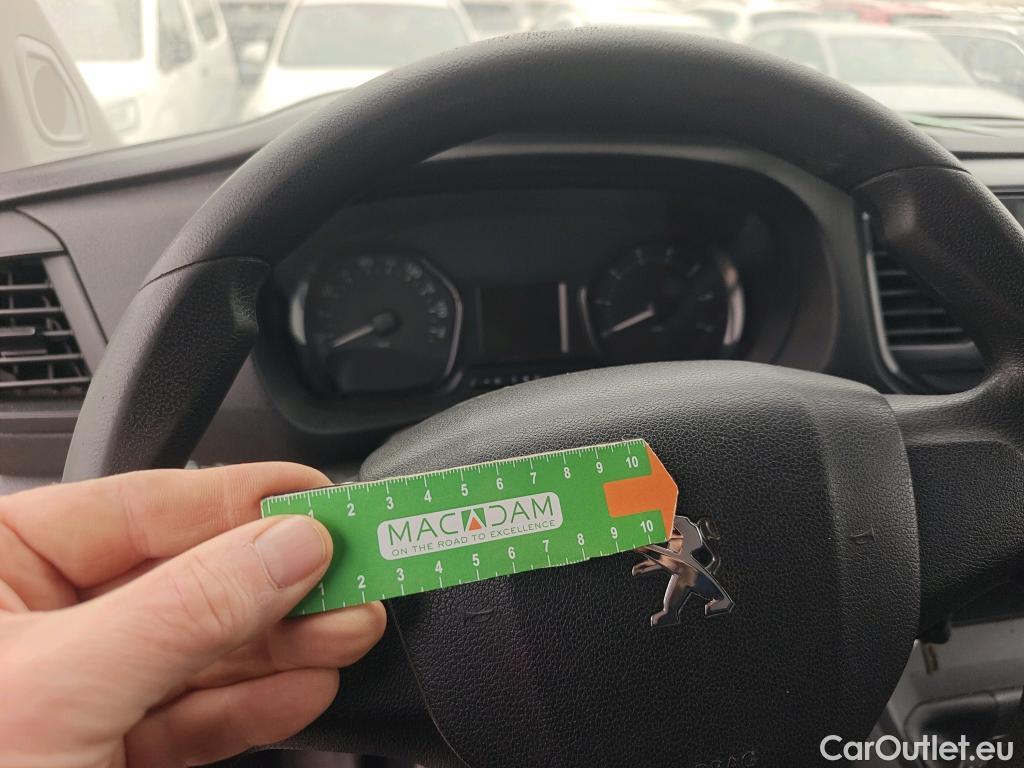  Peugeot  Expert PEUGEOT  / 2016 / 4P / furgón Furgón Pro 2.0 BlueHDi 120 S&S Standard #KMS APROXIMADOS 200000# #61