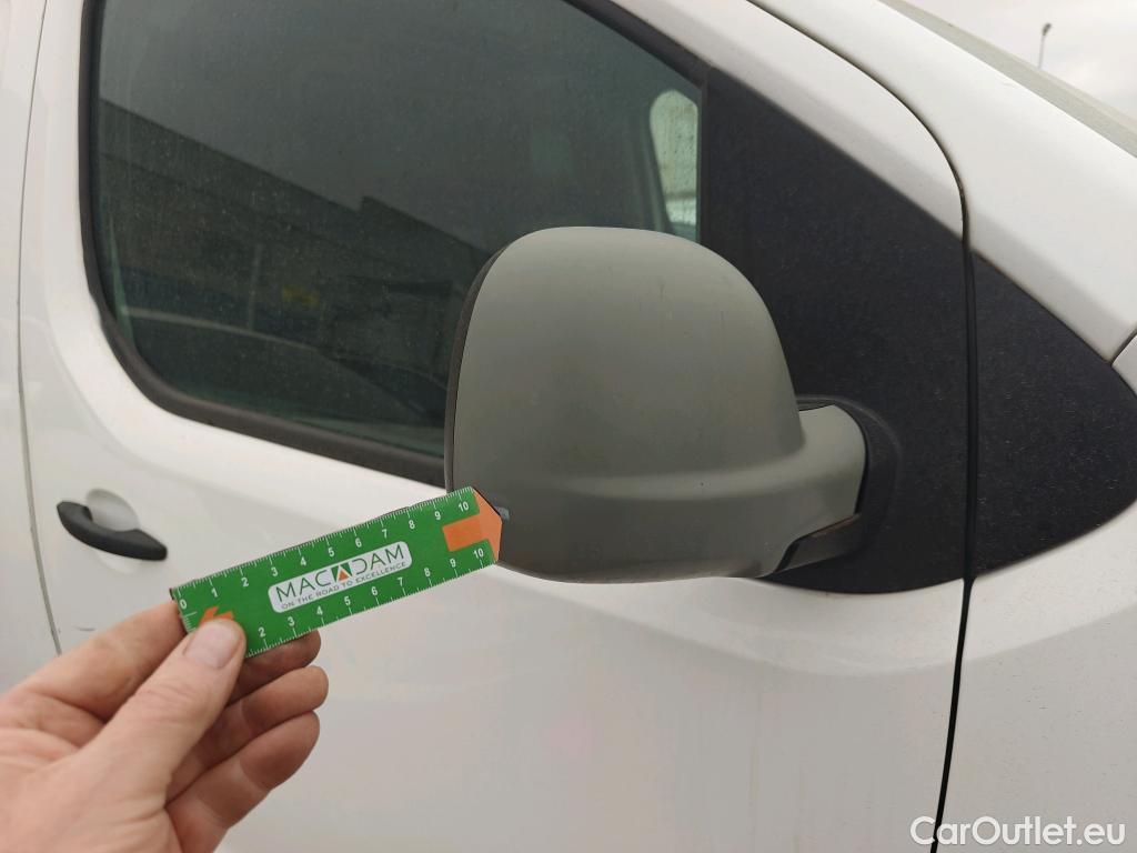  Peugeot  Expert PEUGEOT  / 2016 / 4P / furgón Furgón Pro 2.0 BlueHDi 120 S&S Standard #KMS APROXIMADOS 200000# #64