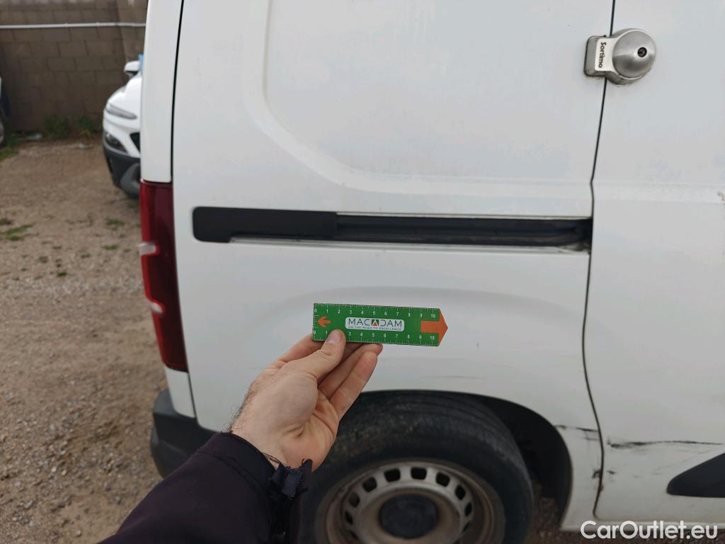  Opel  Combo OPEL  / 2018 / 3P / furgón derivado de turismo 1.6 TD S/S 74kW (100CV) Express L H1 650 #3