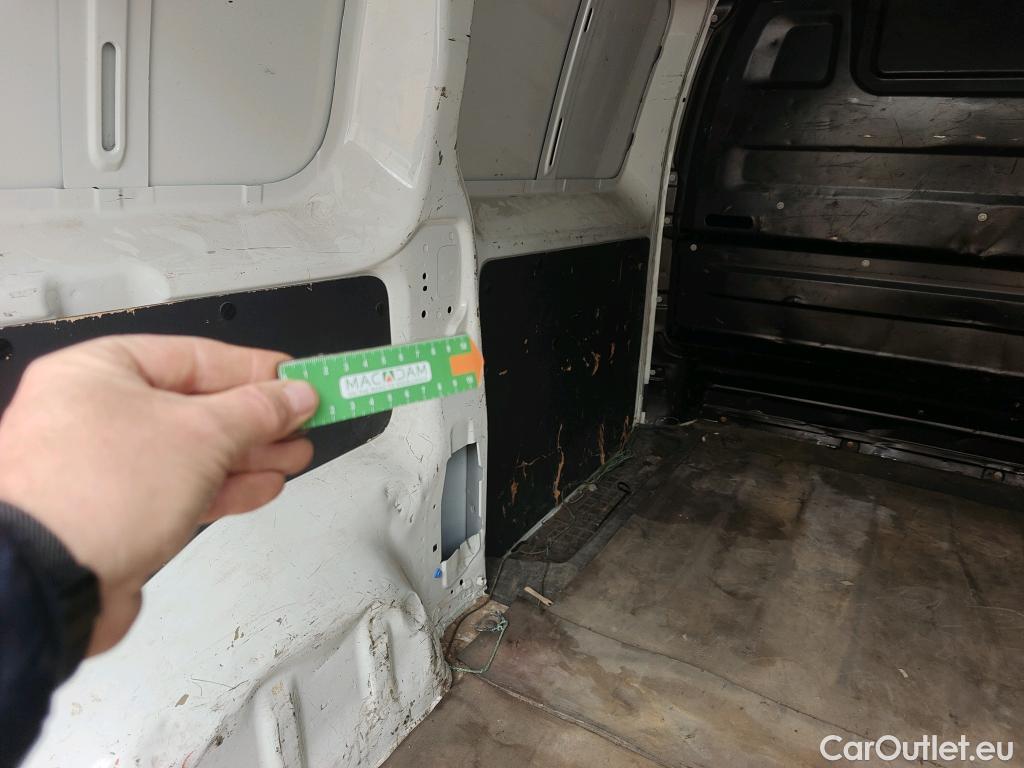  Peugeot  Expert PEUGEOT  / 2016 / 4P / furgón Furgón Pro 2.0 BlueHDi 120 S&S Standard #KMS APROXIMADOS 200000# #60