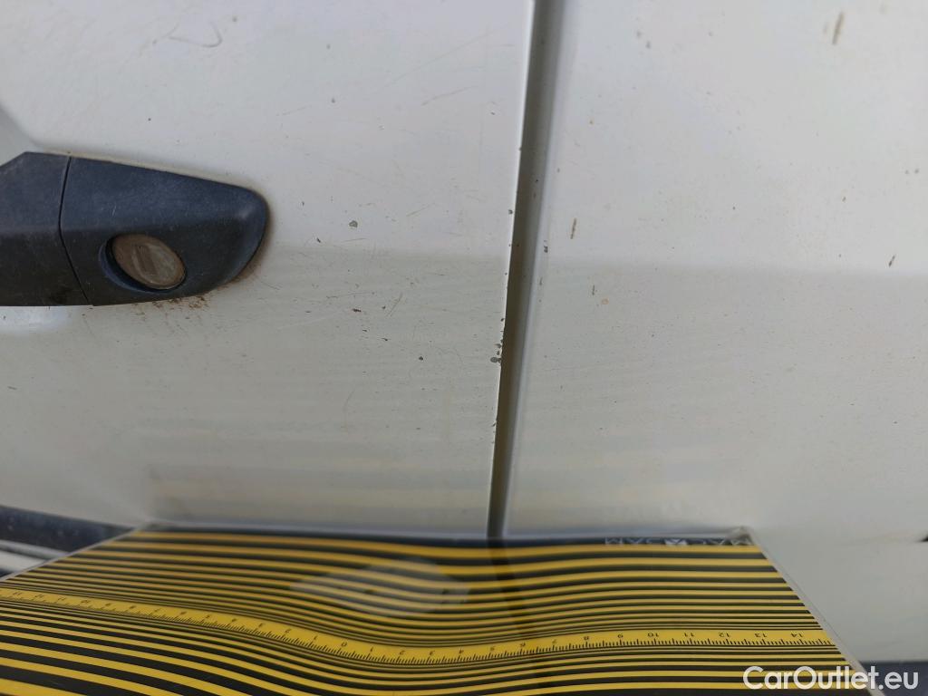  Peugeot  Partner PEUGEOT  / 2018 / 3P / furgón derivado de turismo Pro Standard 600kg BlueHDi 73kW #28