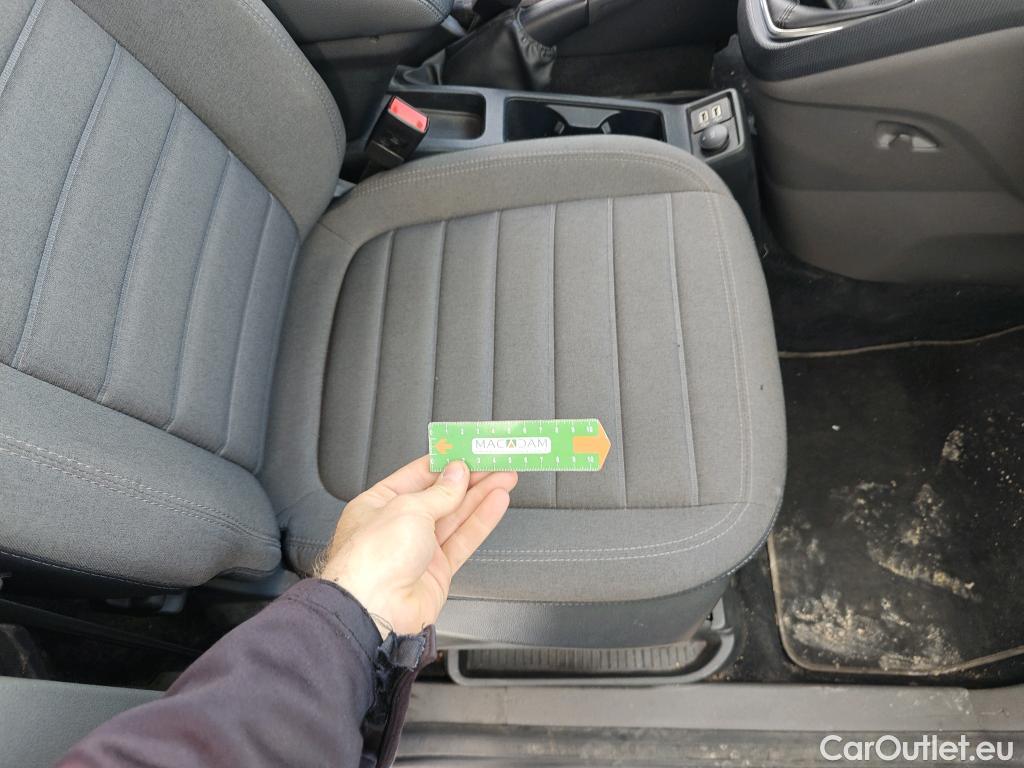  Ford  Grand Tourneo FORD  Connect / 2013 / 5P / monovolumen 1.5 TDCi 74kW (100CV) Titanium #38